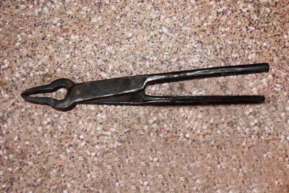 col-sm-4
